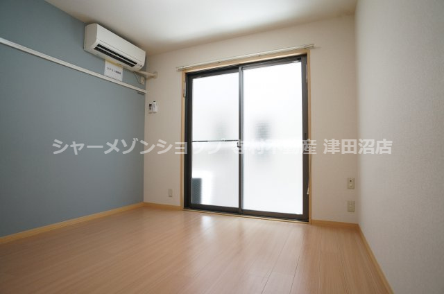 オアシス谷津の洋室