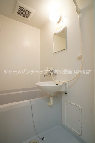 オアシス谷津の浴室