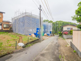 【前面道路含む現地写真】