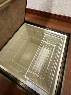 【収納】 | ブランシェⅡ | キッチンにある床下収納です！食品・日用品の保存に便利ですよね☆調味料などの買い置きにもぴったり♪