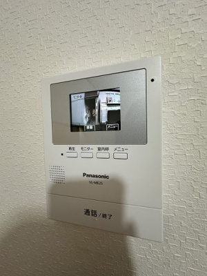 【セキュリティ】 | ブランシェⅡ | 防犯対策に有効なカメラ付きインターホン！録画機能が付いているので留守中の訪問者まで確認できます♪