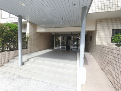【エントランス】 | 鶴見グランドハイツ | エントランス部分です。