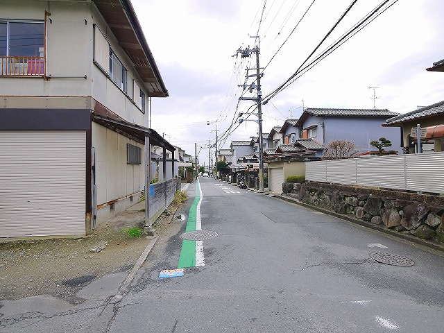 平松倉庫の駐車場