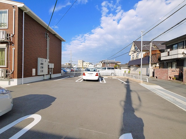 レーベ大和小泉の駐車場|駐車場があります