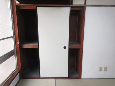 大建ビル　の収納|押入れ　天井まであり