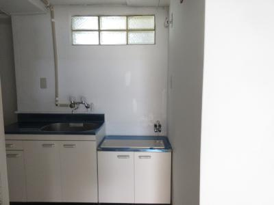 大建ビル　のキッチン|キッチンに窓あり