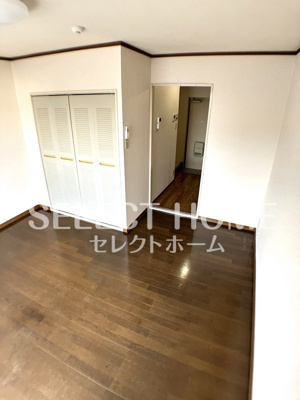 【寝室】 | ＳｕｒｐｌｕｓＯｎｅ城南 | 使い勝手のいい寝室です