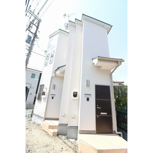 アウラ本郷台の外観