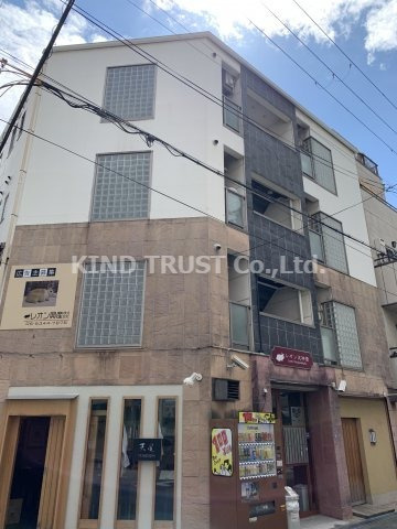 レオン天神橋のエントランス|清潔なエントランスです