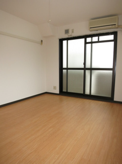 【洋室】 | シャトレー本町 | 同タイプのお部屋の写真です。