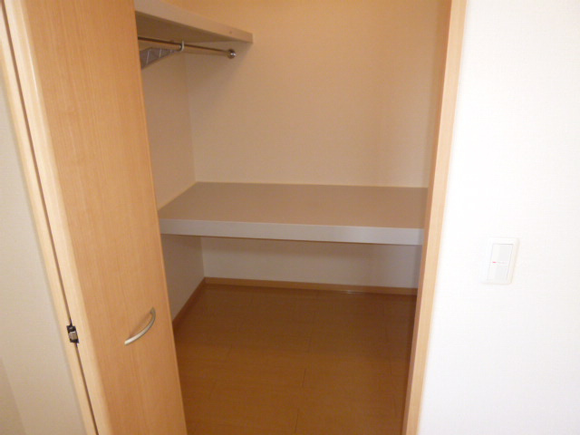 ブィラハッピネスＡの収納