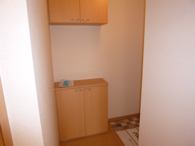 ブィラハッピネスＡの玄関