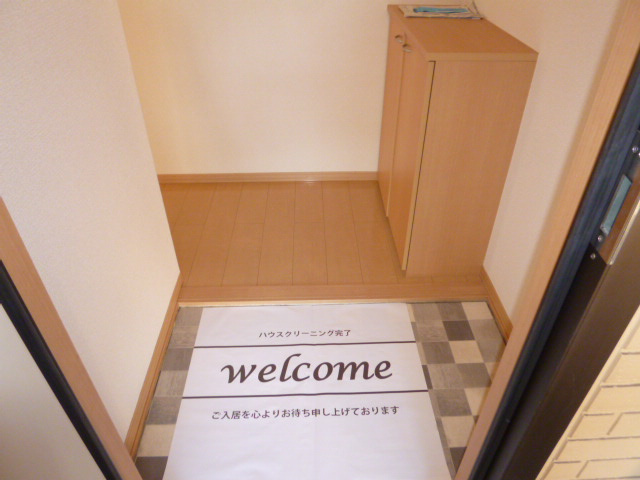 ブィラハッピネスＡの玄関