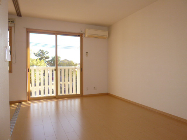 ブィラハッピネスＡの居間・リビング