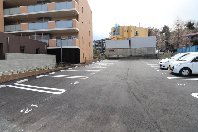エトワールの駐車場