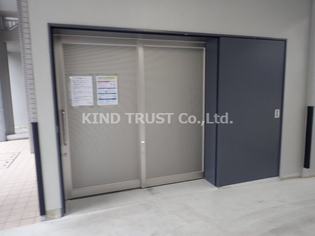 ノルデンタワー南森町プレミアムのその他共用部分|敷地内ゴミ置き場です