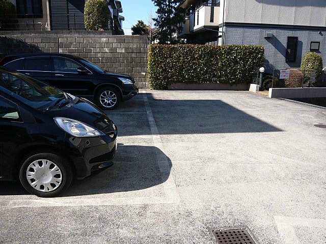 トラッドスクエアBの駐車場