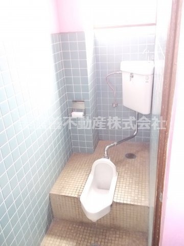 ５６５３６　岐阜市梅ヶ枝町事業用のトイレ