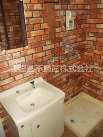 ５６５３６　岐阜市梅ヶ枝町事業用の洗面所