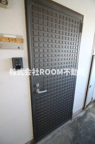 Residence上町　EASTの玄関