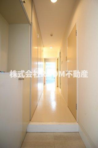 Residence上町　EASTの玄関