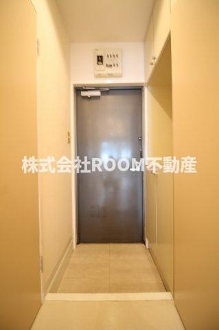Residence上町　EASTの玄関