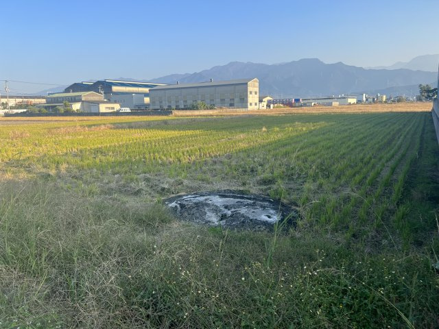 西条市港土地の外観
