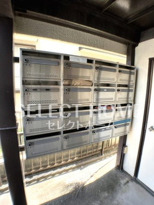 【エントランス】 | コーポリヲ | 清潔なエントランスです