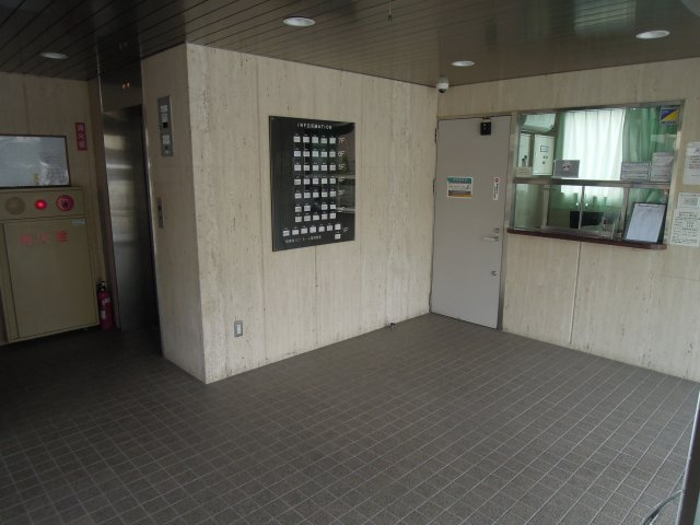 ダイアパレス西別院のエントランス
