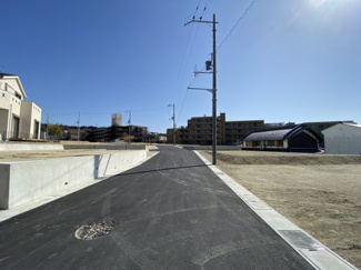 【前面道路含む現地写真】