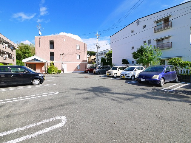 メゾン　フレシールの駐車場|駐車場があります