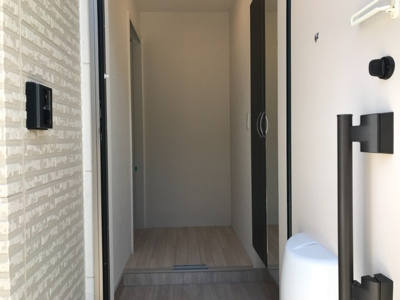 【玄関】 | ROSA（ローザ） | ROSA（ローザ）　西区の物件はなご家おもてなし不動産へ。