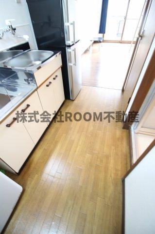 ラケットクラブの洗面所|脱衣スペースもあります