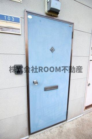 ラケットクラブの玄関|シンプルで使いやすい玄関です