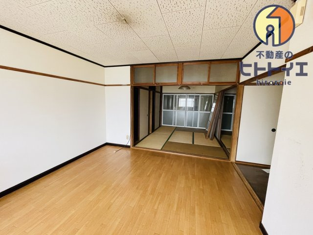 アパートメント中島の居間・リビング