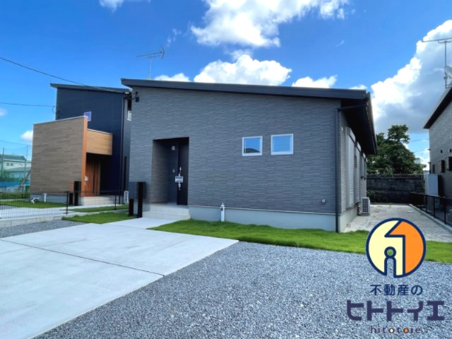 八女市本村新築住宅の駐車場