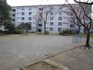 【周辺】 | ≪建物に隣接する団地内公園≫