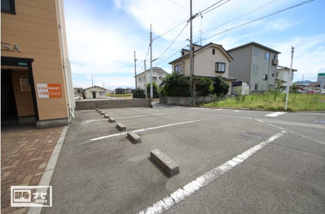 【駐車場】