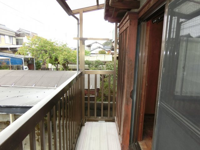 吾川郡いの町枝川　売家のバルコニー