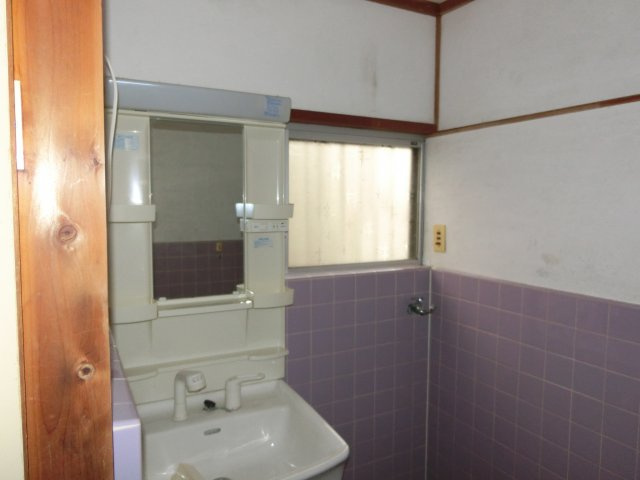 吾川郡いの町枝川　売家の独立洗面台