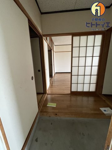アパートメント中島の玄関