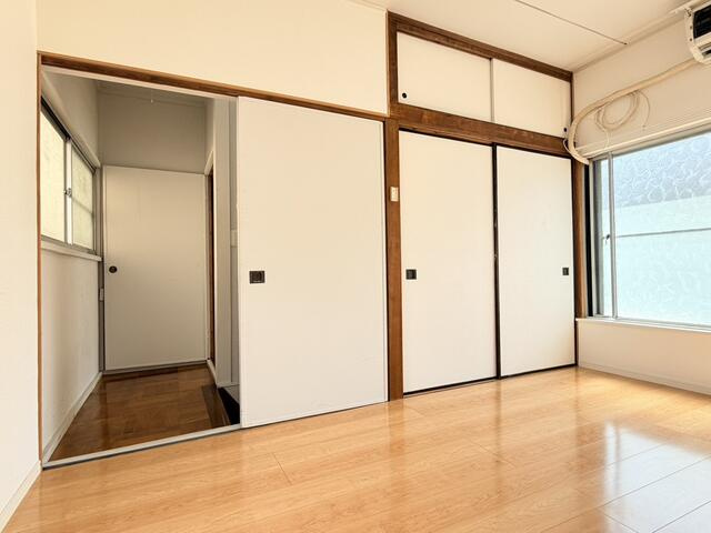 南小岩2丁目戸建の洋室