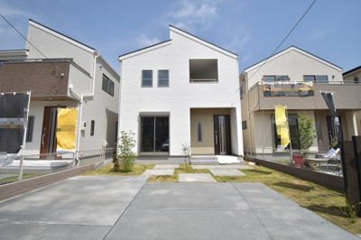 【外観】 | 昭島中神町第三　２号棟 | 太陽の恩恵を存分に受けられる邸宅。住まうご家族の心地よさを最優先した意匠をご体感下さい。