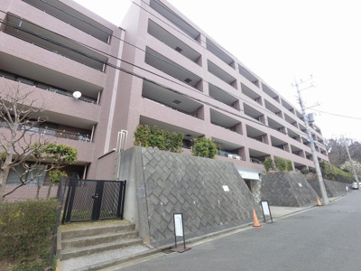 【外観】 | サンヴェール日限山 | 総戸数１７０戸、平成１０年３月築、管理人は日勤勤務につき管理体制良好です♪