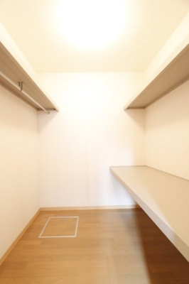 【収納】 | レジデンシア時計台Ａ | ウォークインクローゼットに大きなものも収納できそうです