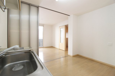 【居間・リビング】 | レジデンシア時計台Ａ | 使いやすい居間です