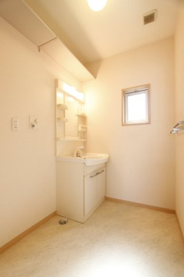 【洗面所】 | レジデンシア時計台Ａ | 忙しい朝には欠かせない洗面所です