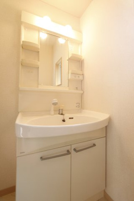 【独立洗面台】 | レジデンシア時計台Ａ | 朝の身支度には欠かせない独立洗面化粧台