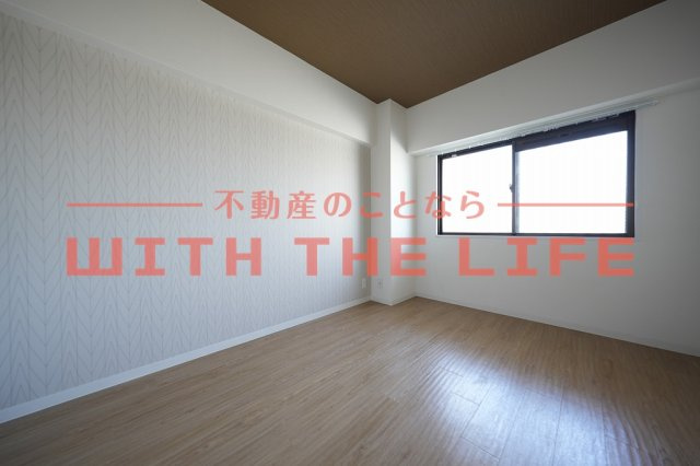 祥栄ビル【キャッシュバック対象物件】の洋室|落ち着いた色調の洋室です