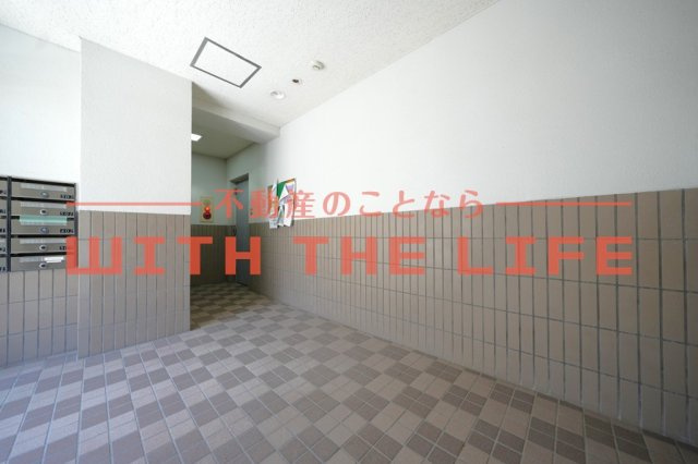 祥栄ビル【キャッシュバック対象物件】のロビー|朝の身支度には欠かせない独立洗面化粧台